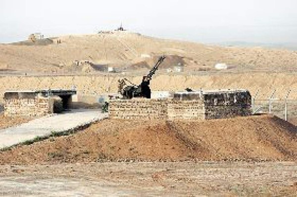 Negroponte niega plan para base militar en Perú