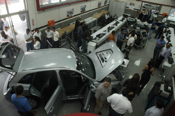 Honduras tiene el taller de autotrónica más moderno de Latinoamérica
