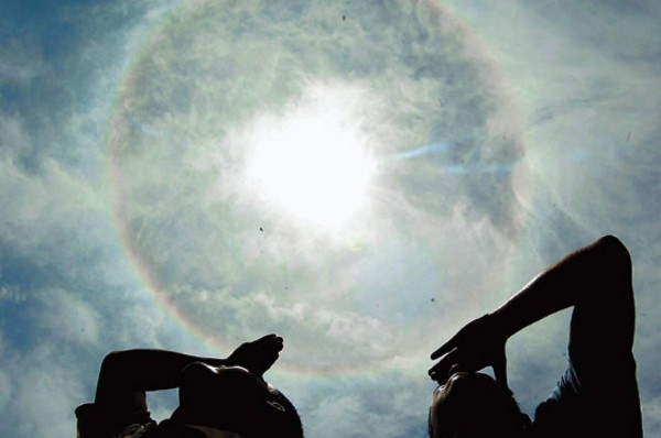 Admiración por nube cirrostratus