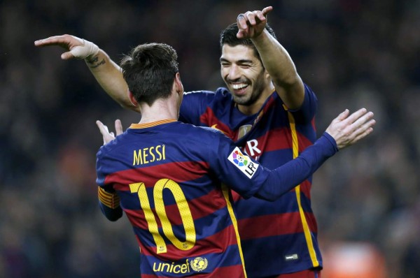 El Barça arrolla al Valencia con exhibición de Suárez y Messi