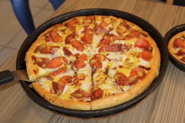 Pizza Alemana la nueva especialidad de Pizza Hut