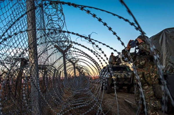 Solo un tercio de los 60,000 refugiados atrapados en Grecia puede reubicarse