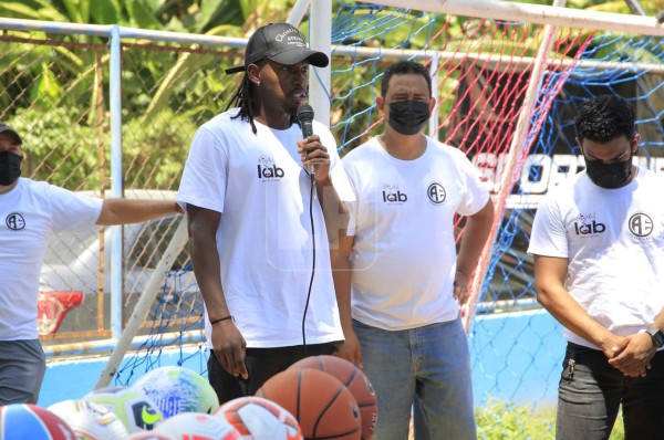 Alberth Elis lleva alegría a Chamelecón y se autodescarta para los Juegos Olímpicos