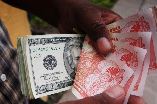 Mal día para el dólar en Centroamérica