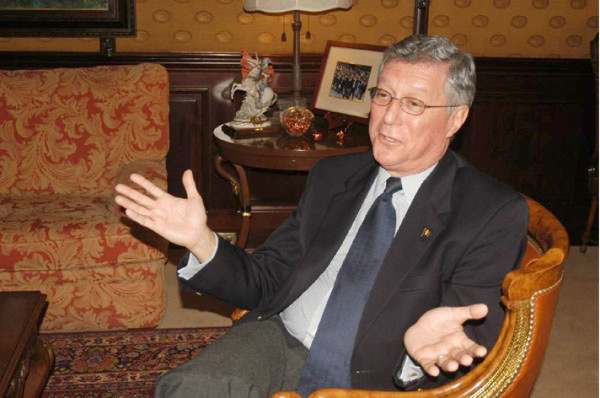 Designan representantes ante BM y BID