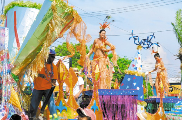 Derroche de alegría en carnaval de La Ceiba