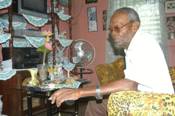 Muere a los 98 años el comunicador Julio Arriola