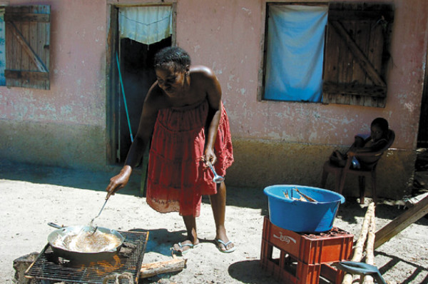 Masiva pesca de jureles en aldea de Corozal