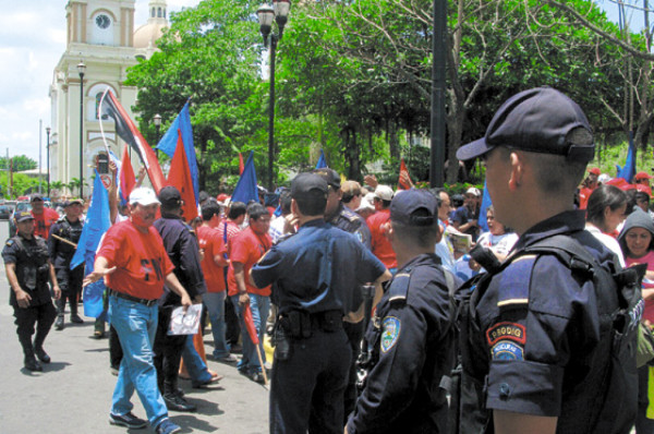 'No se le debe abrir la puerta al despotismo”