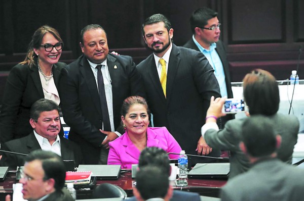 De transparente y democrático tildan proceso para elegir la nueva Corte