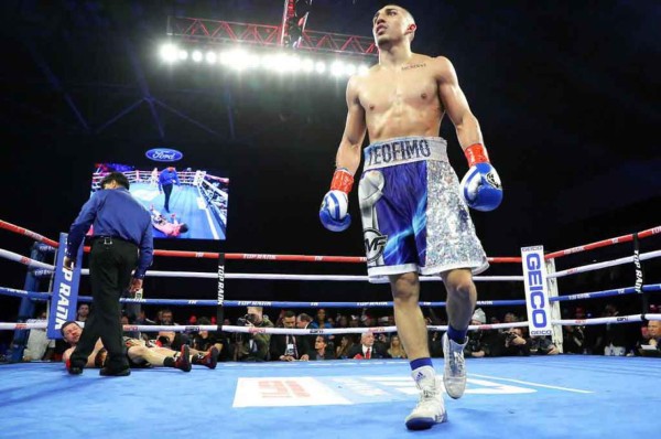 ¡Imparable! Hondureño Teófimo López noqueó al mexicano Diego Magdaleno