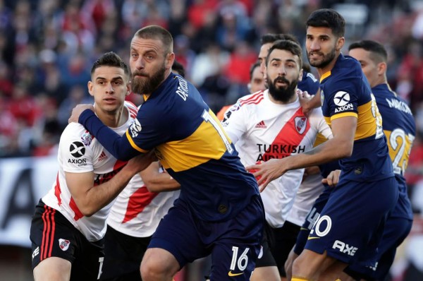 River Plate y Boca Juniors empataron a cero en deslucido Superclásico
