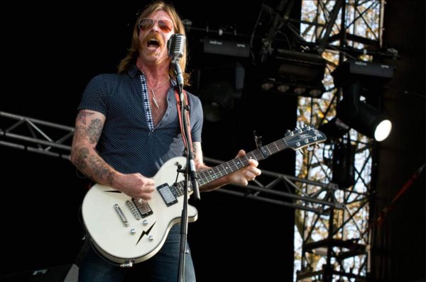 Los Eagles of Death Metal vuelven a París junto a U2