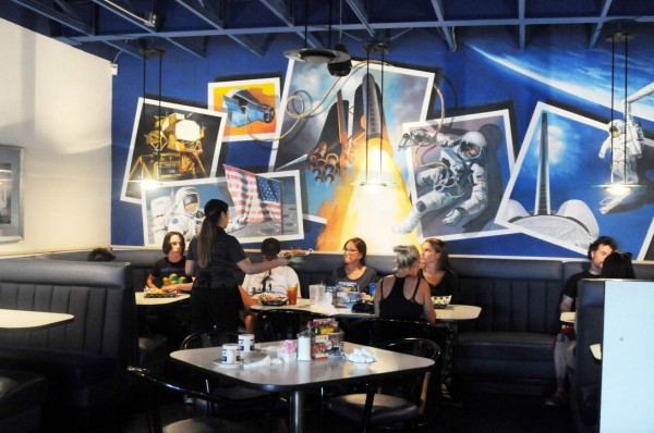 Un restaurante inspirado en el espacio en el desierto de Arizona