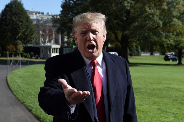 Trump exige que el 'soplón' del caso de Ucrania dé la cara