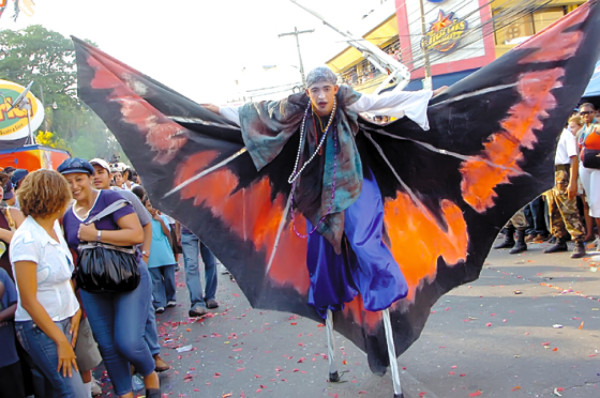 Honduras: ¡Vamos a La Ceiba al Gran Carnaval!