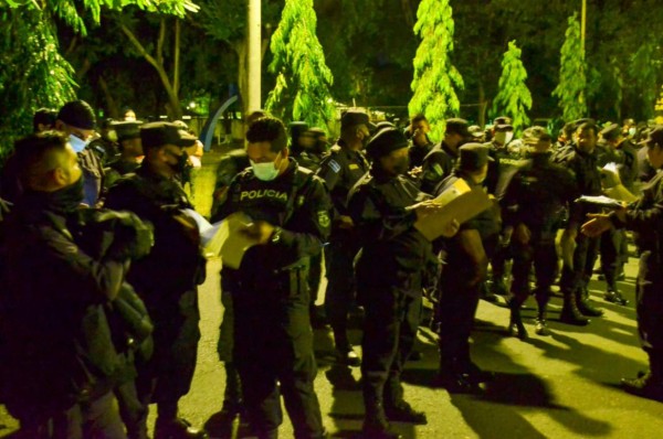 En masiva redada capturan a 107 pandilleros acusados de homicidio en El Salvador