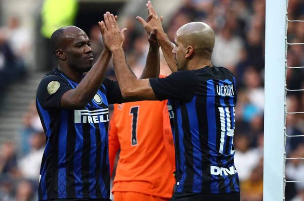 Video: David Suazo se luce anotando doblete en el Tottenham - Inter