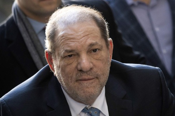 Harvey Weinstein es aislado en prisión tras dar positivo a COVID-19