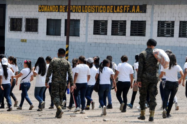Valores entre barracas: programa militar para adolescentes hondureños