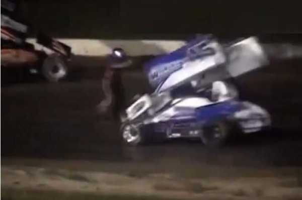 Impactante video de la muerte de un piloto arrollado por la estrella de la Serie Nascar