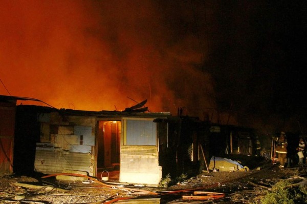 Incendio en bordos de San Pedro Sula deja un muerto y 80 casas destruidas
