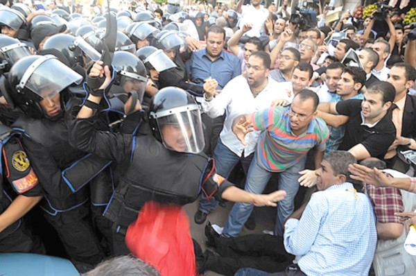 Crisis en Egipto propicia alza de combustibles