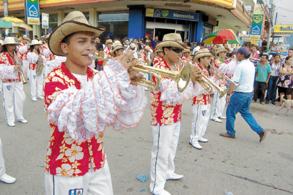 Alegre cierre de feria de los progreseños