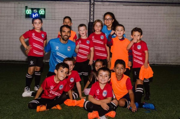 No se olvida de Honduras: Nicolás Cardozo tiene un catrachito en Uruguay