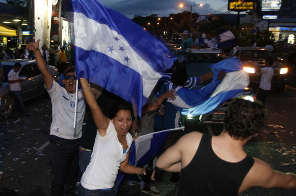 Vídeo: Hondureños celebran en las calles el triunfo ante Costa Rica