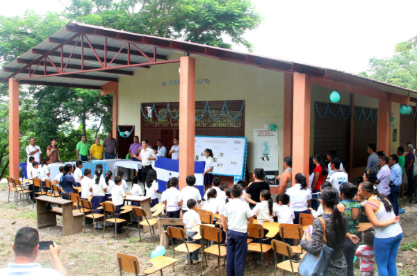 Más de L3 millones para obras de educación en San Antonio