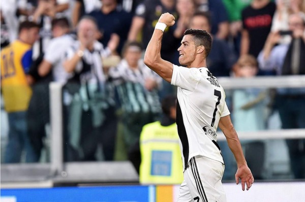 Cristiano Ronaldo celebrando su gol contra el Génova. Foto EFE