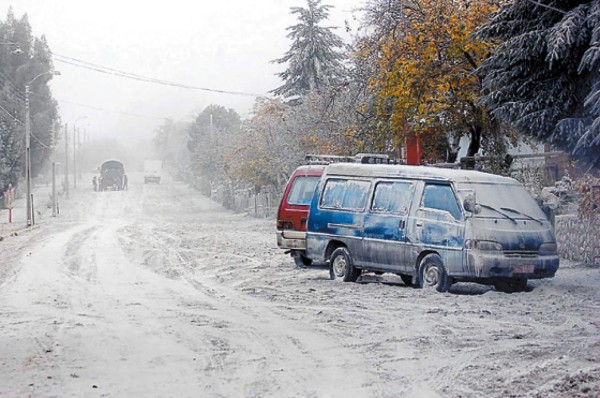 Evacuán otro poblado por el Chaitén