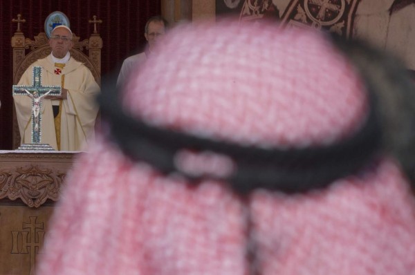 El Papa llega a Tierra Santa y pide solución al conflicto en Siria