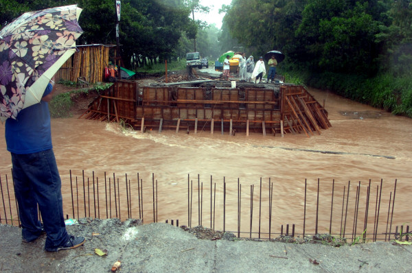 Daños e inundaciones deja ingreso de frente frío en Honduras
