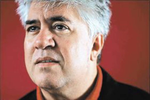 'Volver” de Almodóvar representará a España en los Oscar