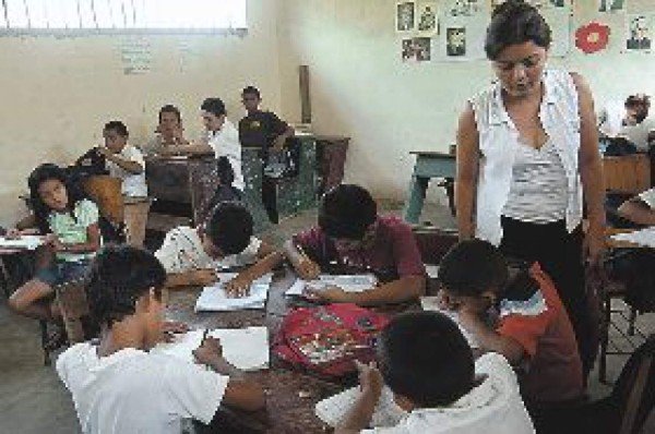 'Todos por la educación”, campaña de apoyo a la niñez