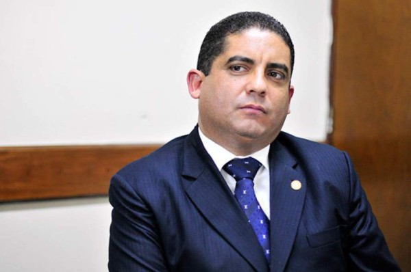 Arrestan en Guatemala a funcionario acusado de corrupción