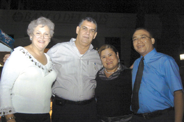 Avon: un premio disputado por tres damas