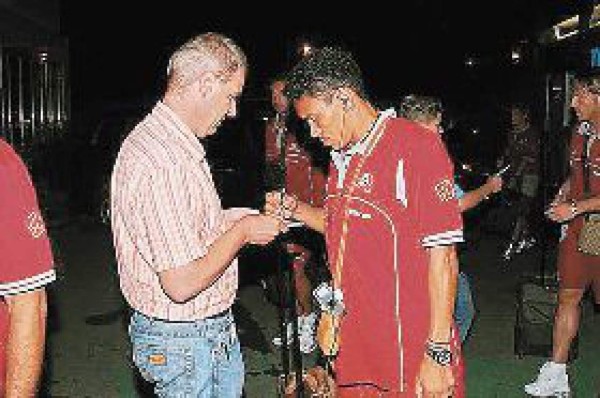 Reggina sigue en primera