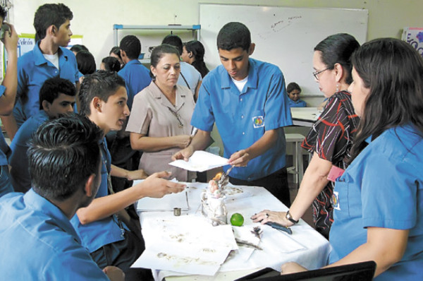 Muestra de ingenio estudiantil en Feria