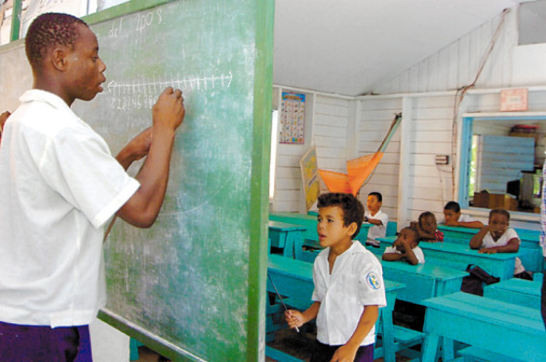 El reto de ir a la escuela en los Cayos Cochinos