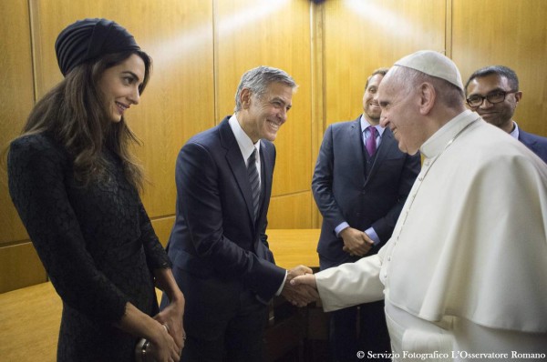 George Clooney y Salma Hayek reunidos en el Vaticano