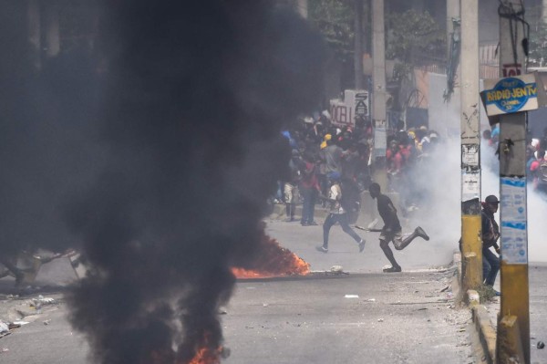 Haití paralizado por violentas protestas contra el presidente Moise