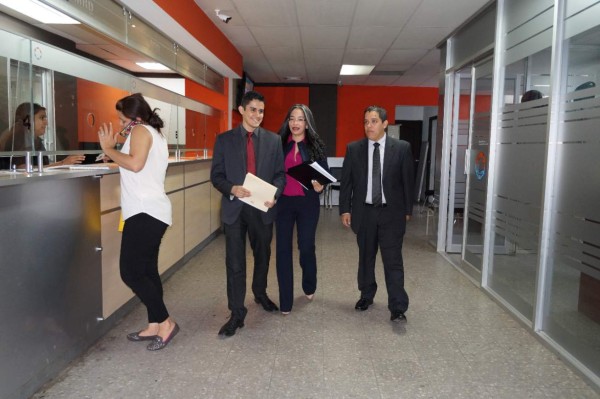 Investigan bienes raíces en caso de exfuncionaria