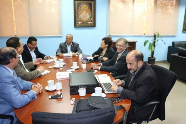 Comisión pedirá que agregadurías no sean 'cementerio de elefantes”