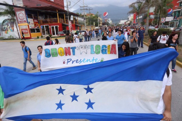 Piden restitución completa del período a todo Odontología