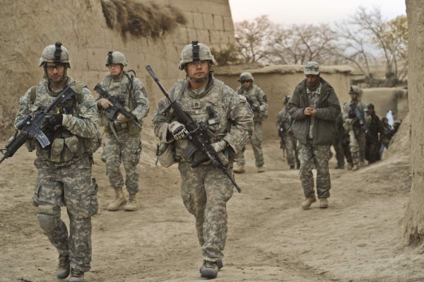Obama anuncia que EUA mantendrá sus tropas en Afganistán
