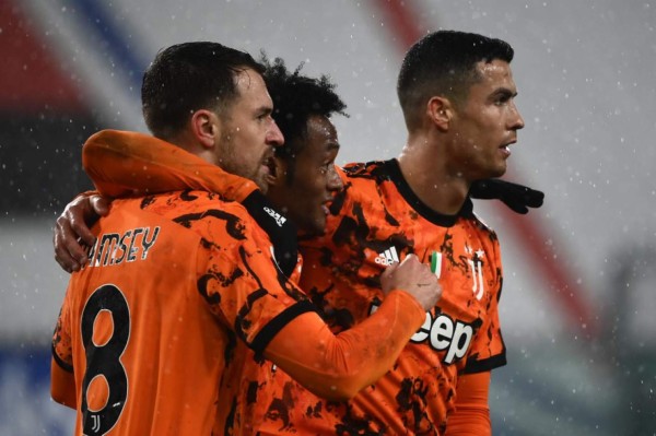 Juventus doblega a la Sampdoria y sigue cerca el paso del líder Milan