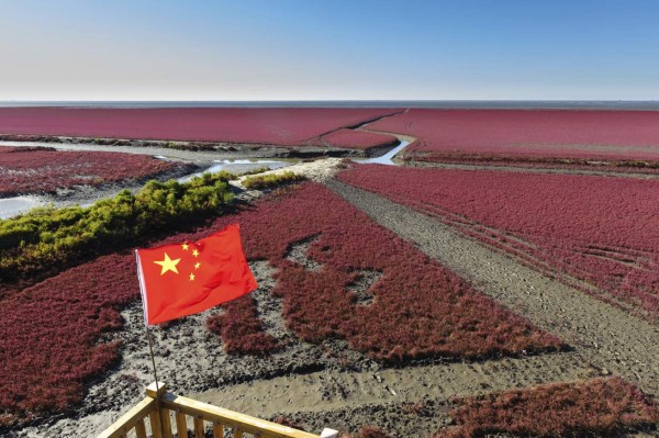 La Playa Roja, un increíble paisaje natural